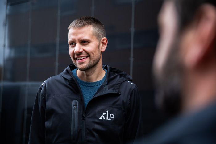 Jonas Brenntrø i KLP gleder seg til å høste resultater termisk energilagring. <i>Foto:  Martin Håndlykken</i>