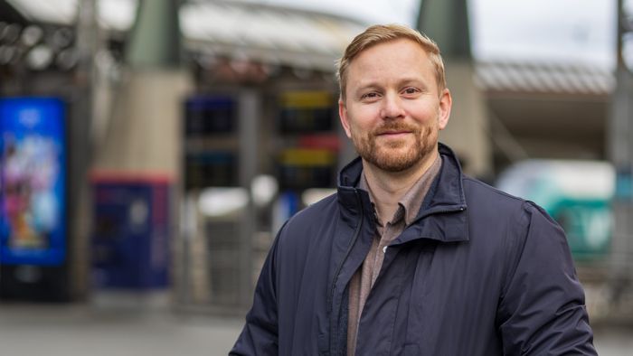 – Målet er å gjøre AI til en integrert del av dataarkitekturen, ikke en kostbar og separat spesialløsning, sier Singh-Evensen. <i>Foto:  TUM Studio</i>