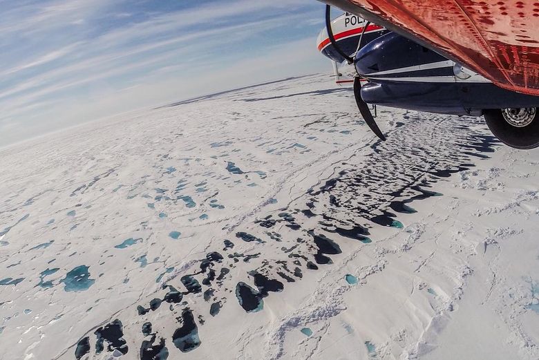 Smeltende sjøis i Arktis fotografert i forbindelse med IceBird, en sjøisundersøkelse fra lufta, i regi av Alfred Wegener Institute. <i>Foto:  Esther Horvath/Alfred Wegener Institute</i>