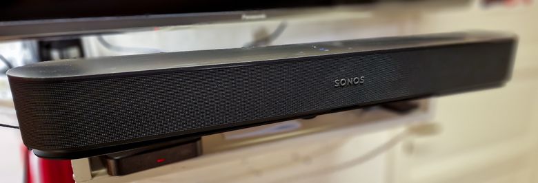 Sonos Beam låter helt forskjellig når den får hjelp av en Sub Mini. Rett og slett mye bedre. <i>Foto:  Odd Richard Valmot</i>