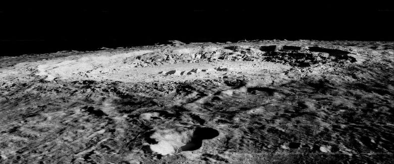 Copernicus-krateret på månen kan bli en kilde til oksygen, både til å puste i og som drivstoff for fartøy som skal videre ut i rommet. <i>Foto:  Nasa/JPL/USGS</i>
