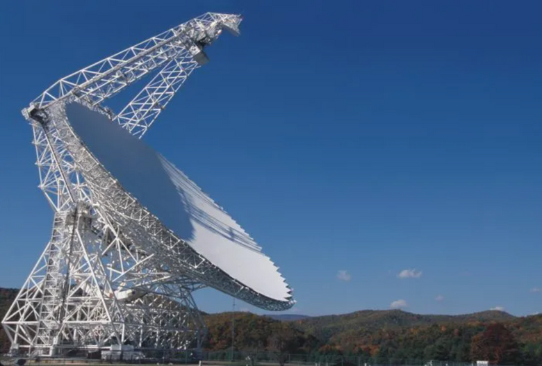 Green Bank Telescope i West Virginia samler data fra verdensrommet. <i>Foto:  Green Bank Observatory</i>