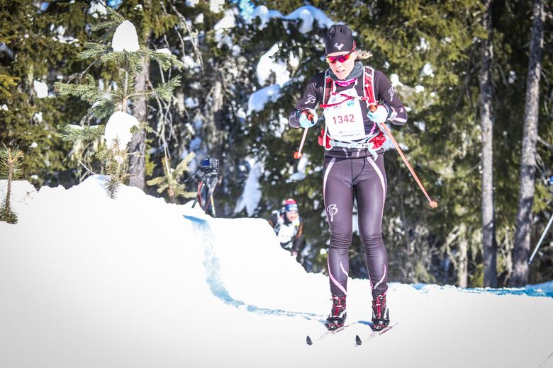 Forsker Trine Seeberg i Sintef er en ivrig skiløper og bruker sensorer for å forske på langrenn. Her er hun i løypa under Birken. <i>Foto:  Sportograf/Birken</i>