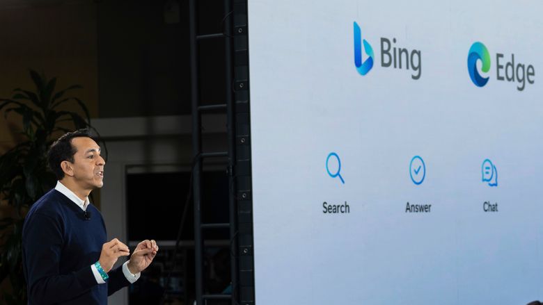 Konserndirektør i Microsoft Yusuf Mehdi lovte på et arrangement i selskapets hovedkvarter nylig at «Bing skulle bli «din KI-drevne robot for nettet». <i>Foto:  Stephen Brashear/AP/NTB</i>