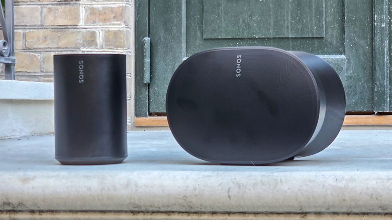 De to nye Sonos-høyttalerne Era 100 og Era 300 har imponerende lyd, men også mye ny teknologi. <i>Foto:  Odd Richard Valmot</i>