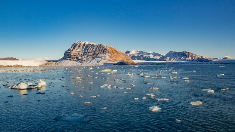 Forskere tror Arktis varmes opp raskere enn ventet. Det vil ha store konsekvenser for verdens klima, og nå haster det å få iverksatt tiltak. <i>Foto:  Are Føli / NTB</i>