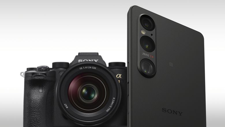 Ifølge Sony skal den nye sensorteknologien i Xperia 1 V redusere behovet for systemkameraer, som dette Alpha-kameraet fra egen kameradisvisjon. Det blir mange sikkert glade før å høre. <i>Foto:  Sony</i>