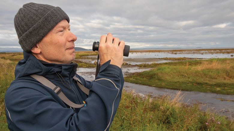 Audun Eriksen er leder av Besøkssenter våtmark Ørland, som er et av landets seks autoriserte våtmarkssentre. <i>Foto:  Yngve Vogt/Apollon</i>