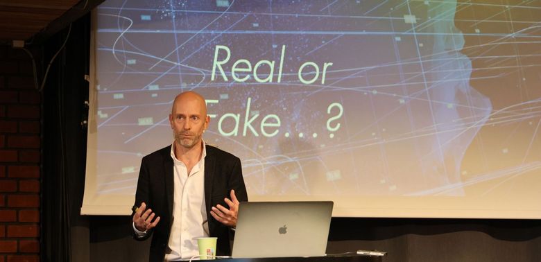 Henrik Skaug Sætra er snart aktuell med boken «Hvordan redde demokratiet fra kunstig intelligens?». <i>Foto:  Cecilie Linea Ellefsen</i>