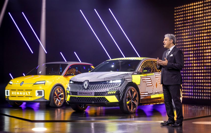 Renault-sjef Luca de Meo under en presentasjon av gruppens elbilstrategi i 2021. Foto:  OLIVIER MARTIN GAMBIER omg.omg@w