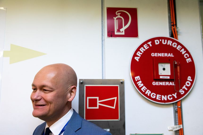 Are Raklev er professor ved Fysisk institutt ved UiO, her under et besøk på Cern i 2019. Foto:  Yngve Vogt/Apollon