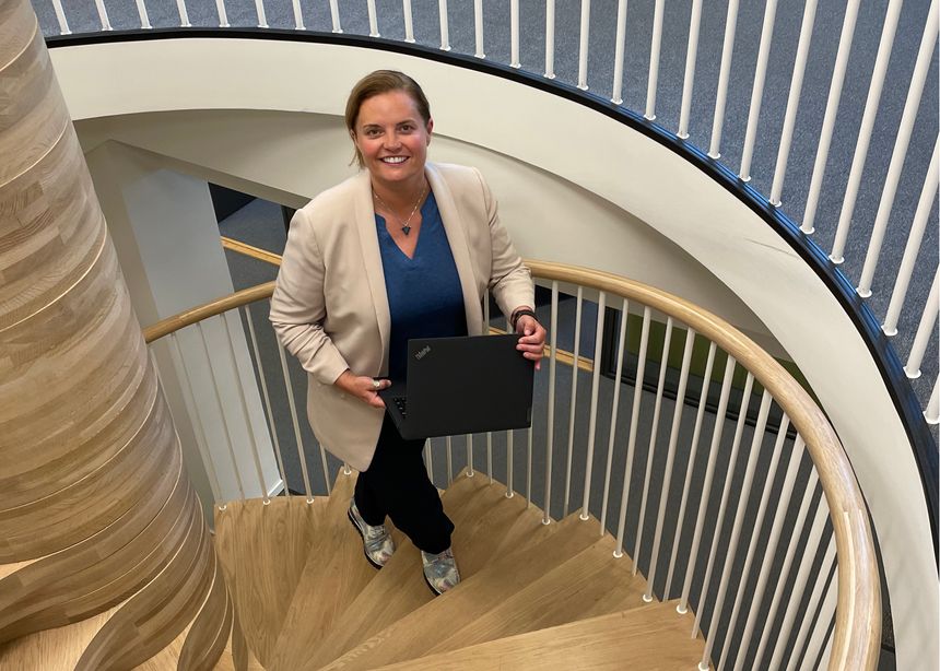 Sjefen i Elliptic Labs, Laila Danielsen, sier det går så det griner for selskapet som nå skal skalere opp ingeniørstaben i Norge. Foto: Elliptic Labs