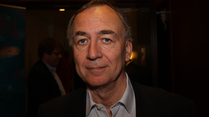 TØI-forsker Lasse Fridstrøm mener det er mye som trekker i retningen færre elbiler i budsjettforslaget. Bilde: Truls Tunmo