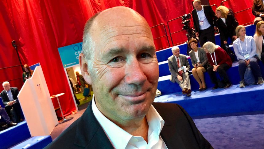 NHH-professor Tor W. Andreassen tror flere vil ønske å styre klar av kinesiske bilmerker etter hvert som riftet mellom øst og vest øker. Foto:  Jan M. Moberg