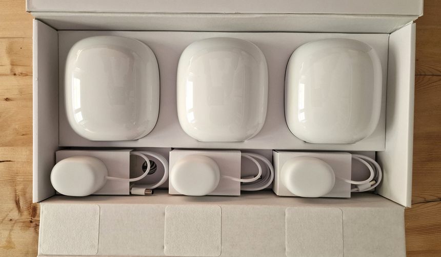 Det er billigere å kjøpe Nest Wifi Pro som trepakning enn en og en Foto: Odd Richard Valmot