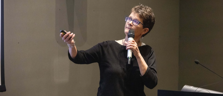 Mikrober og gjær er fremtiden i matproduksjon, forklarer professor Margareth Øverland, som leder Foods of Norway. Foto: Håkon Sparre