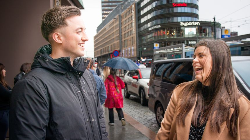 Kristoffer Dagestad (t.v.) og Martine Lysebo (t.h) syntes noe av det mest spennende med generasjon Z-satsingen har vært å høre hva andre motiveres av. – Forutsigbarhet, for eksempel. Det er veldig langt ned på min liste, sier Lysebo. Selv motiveres hun heller av ansvar. Foto: Eirik Helland Urke