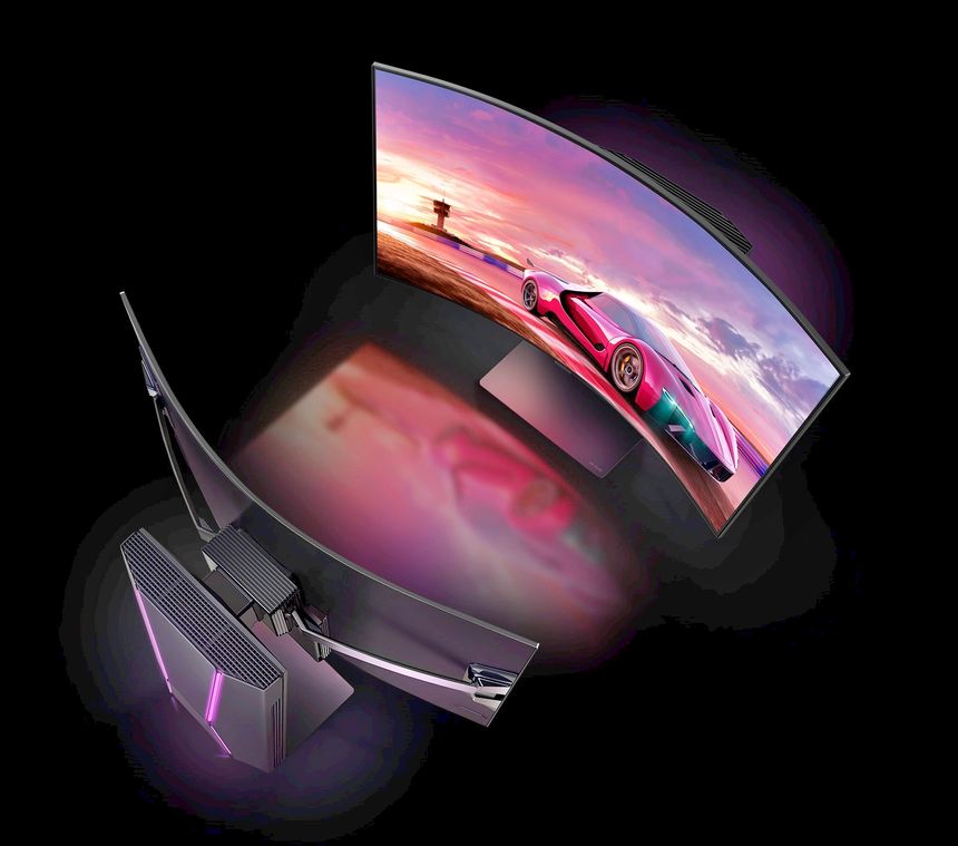 LG OLED Flex kommer med en røslig kasse på baksiden for tilkoblinger og fire høyttalere.