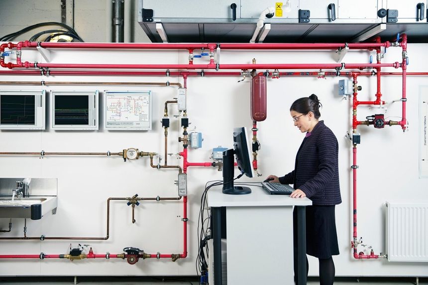 Nedkjøling og oppvarming henger uløselig sammen, kjøling handler tross alt om å flytte varme fra ett sted til et annet. Foto:  Geir Morgen/NTNU