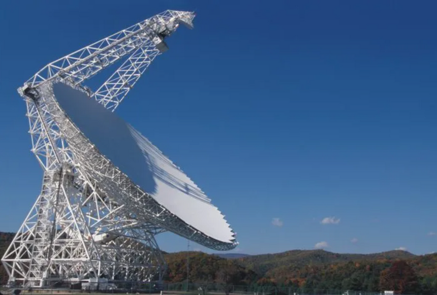 Green Bank Telescope i West Virginia samler data fra verdensrommet. Foto: Green Bank Observatory