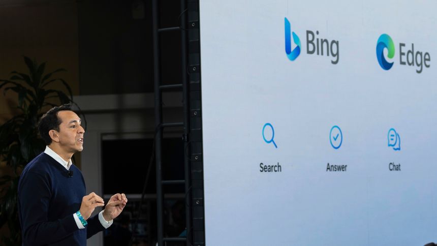 Konserndirektør i Microsoft Yusuf Mehdi lovte på et arrangement i selskapets hovedkvarter nylig at «Bing skulle bli «din KI-drevne robot for nettet». Foto: Stephen Brashear/AP/NTB
