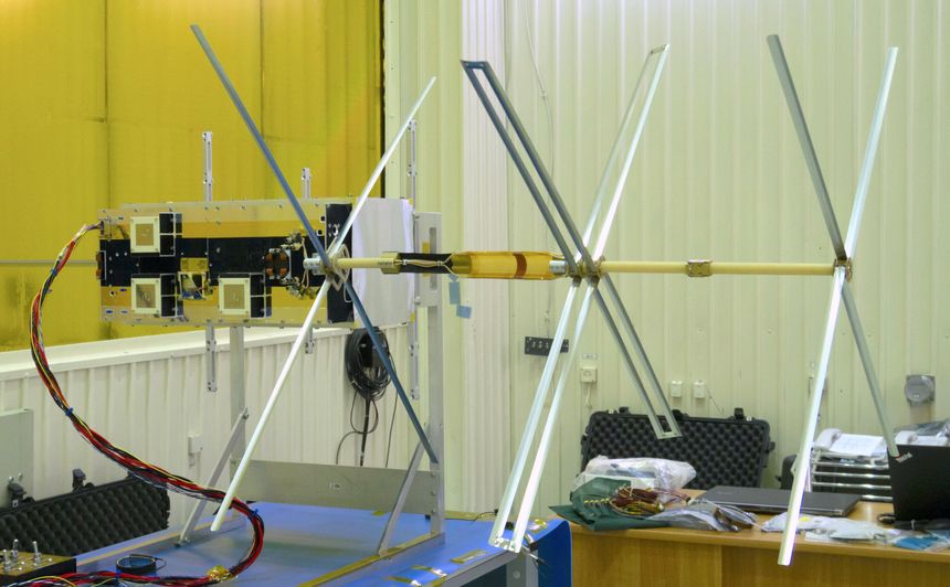 En VDES-antenne. Denne er til NorSat-2. Foto: Dumitru Diaconu/UTIAS