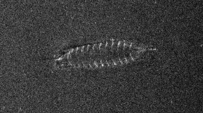 Bildet av vraket er tatt med sonar ved FFI. Ole Jacob Lorentzen, stipendiat ved UiO, har bidratt med signalbehandling. Foto:  UiO