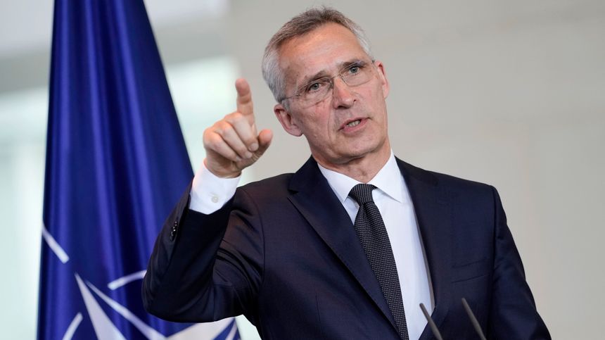 Ukrainas forespørsel om å få klasevåpen ble tvert avvist av Natos generalsekretær Jens Stoltenberg tidligere i år. Foto: AP/NTB
