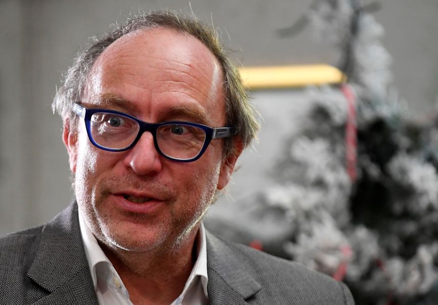 Jimmy Wales, en av grunnleggerne av Wikipedia, har bedt om donasjoner. Han er en kjent kritiker av Elon Musk. Foto: Reuters/NTB