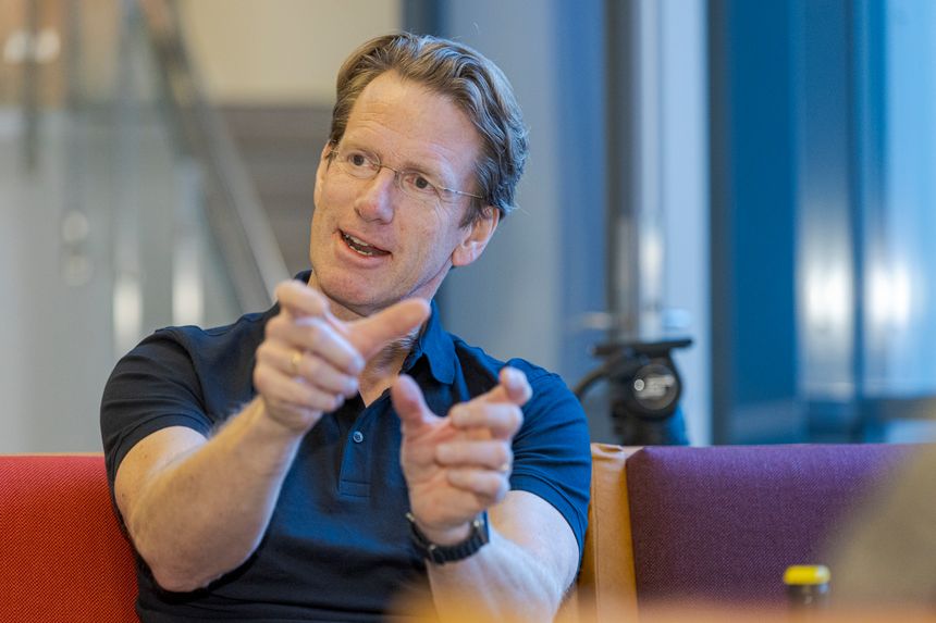Freyr-sjef Birger Steen har tidligere uttalt at det er i Mo Freyr vil fortsette å <a href="https://www.tu.no/artikler/forskningsradet-tildeler-freyr-og-morrow-17-millioner-i-arets-siste-pengedryss/541334">utvikle fremtidens batteriteknologi.</a> Foto: Arash A. Nejad<span> </span>