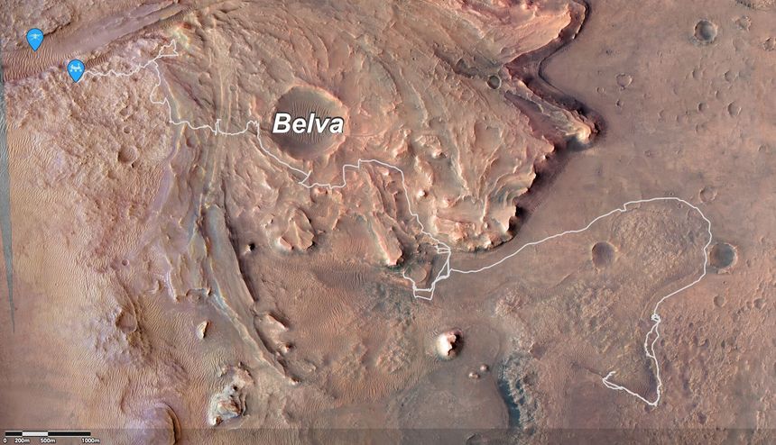 Kartet viser hvor Mars-roveren Perseverance har kjørt. Startpunktet er i krateret (til høyre). Nå befinner Perseverance seg der hvor elven en gang har gått, øverst i venstre hjørne. Området der den har beveget seg, er det som trolig er «elvedeltaet». Foto: Nasa
