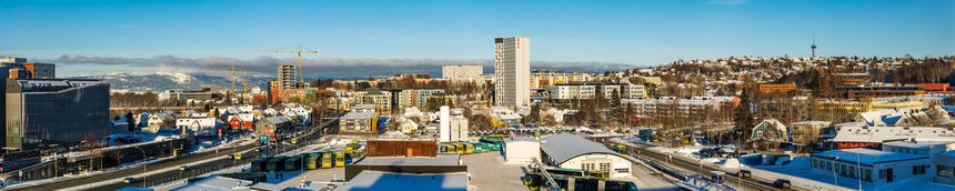 Utsikt fra 5. etg. hos Statens vegvesen i Trondheim. Den sentrale lokasjonen sørger for blant annet veldig gode kollektivforbindelser. Foto: TUM Studio
