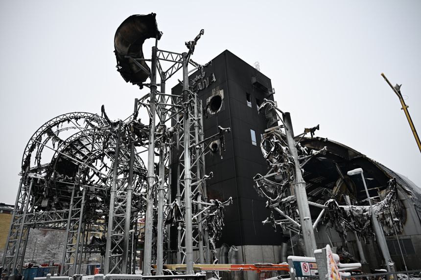 Skadene er store etter brannen i Lisebergs nye vannverden Oceana i Göteborg. Foto:  Björn Larsson Rosvall/TT/NTB