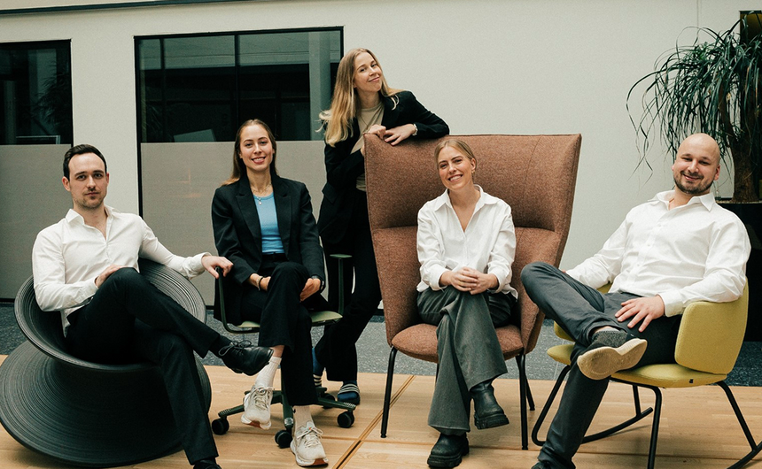 Dette er kjerneteamet i Fornix. Fra vemstre Markus Haraldseid, Linnea Kårstad, Amanda Heffermehl, Elise Rimer og Viktor Munch Akse. Foto:  Fornix