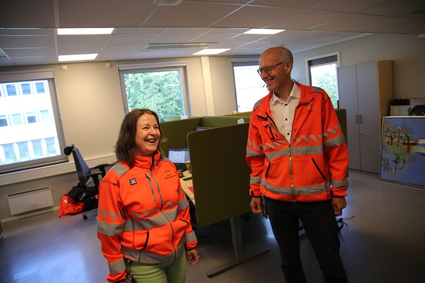 Prosjektstaben har kontorer i Møllergata, kloss ved anlegget. Fv. prosjektleder Elin Hermanstad Havik og prosjektleder trafikk Halvard Gavelstad. Foto: Bjørn Olav Amundsen