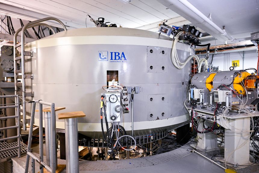 Det første protonterapisenteret i landet åpner på Radiumhospitalet i Oslo i mars. Dette bildet viser hvordan det ser ut bak kulissene på protonterapisenteret til Massachusetts General Hospital i Boston i USA. Foto:  Laurie Dieffembacq/NTB