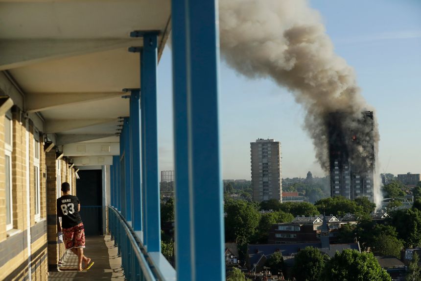 Grenfell-brannen er den dødeligste i Storbritannia siden andre verdenskrig. Foto: Matt Dunham / AP / NTB