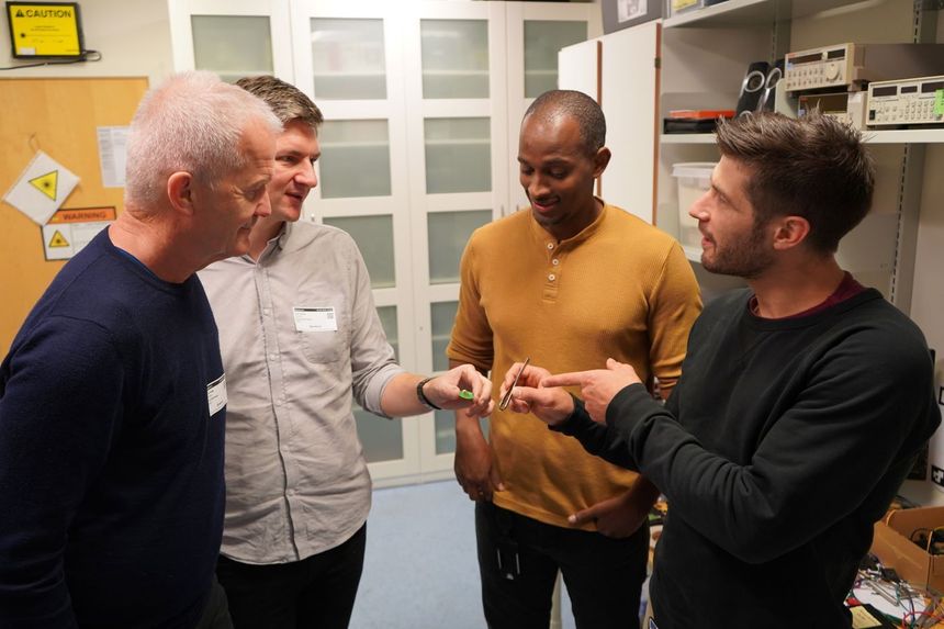 – Bare deilig og ren rock n’ roll, akkurat passe høyt, skriver Olav Kvaløy (t.v.), Tom Trones, Firehun Dullo og Runar Dahl-Hansen om brikken de har laget. Foto:  William Husby Hoven/Gemini.no