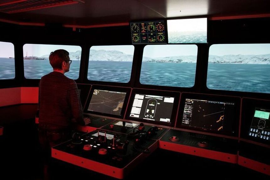 Simulatornavigasjon i islagte farvann. Autonomi og digitalisering er på full fart inn i maritim næring og KI kan gi viktige bidrag til mer effektivitet og sikkerhet. Foto: Forskningsrådet