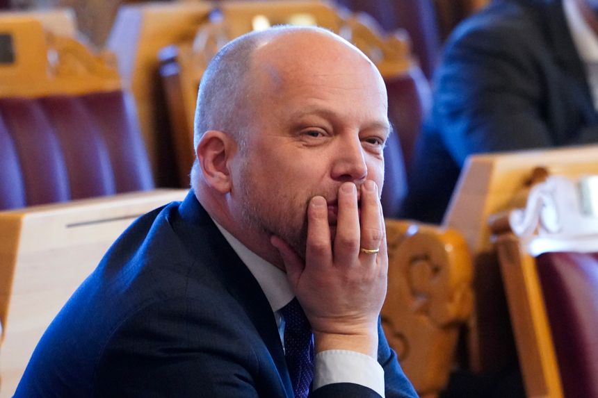 Senterparti-leder Trygve Slagsvold Vedum (Sp) har kalt næringsministeren inn til Stortinget for å stille henne til veggs om pengebruken i Statkraft. Foto:  Ole Berg-Rusten/NTB