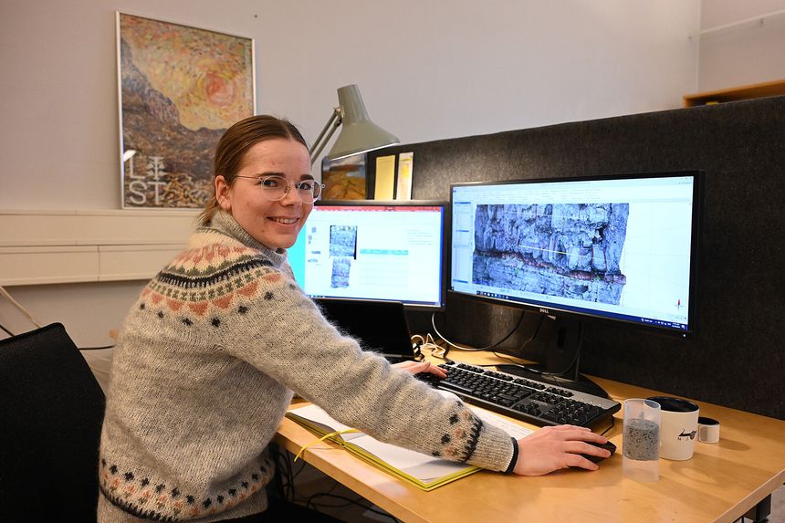 Kanskje det er mulig å lagre CO₂ som stein på Færøyene? Uansett er geologien på Færøyene del av samme basaltområder som i Nordsjøen. Rakul Johannesen har selv bakgrunn fra øygruppa. Foto: Hilde Lynnebakken/UiO