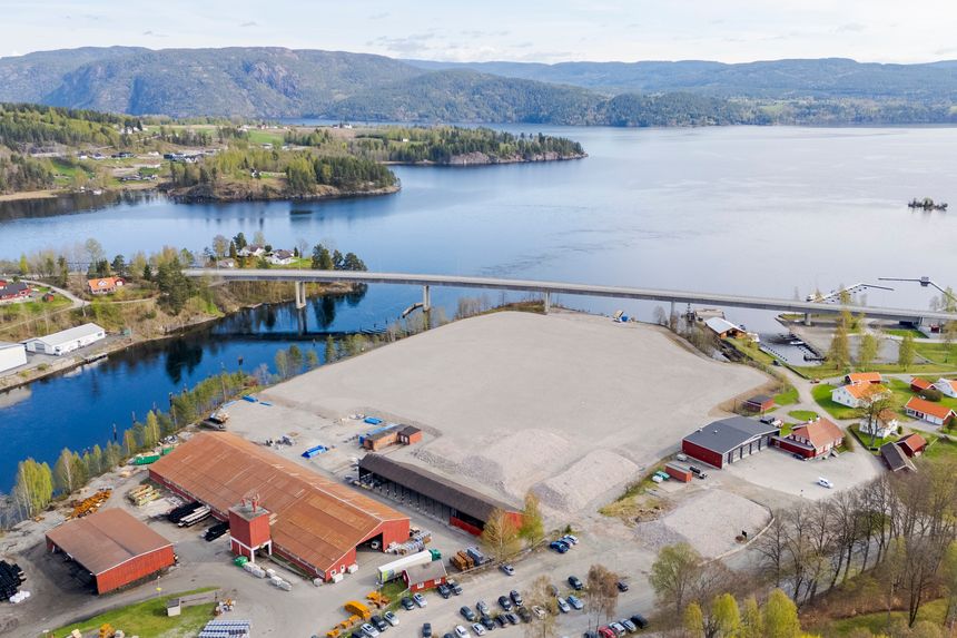 En ny fabrikk tilknyttet utvinning på Fensfeltet skal bygges like ved Ulefoss jernverk. Foto:  Arash A. Nejad
