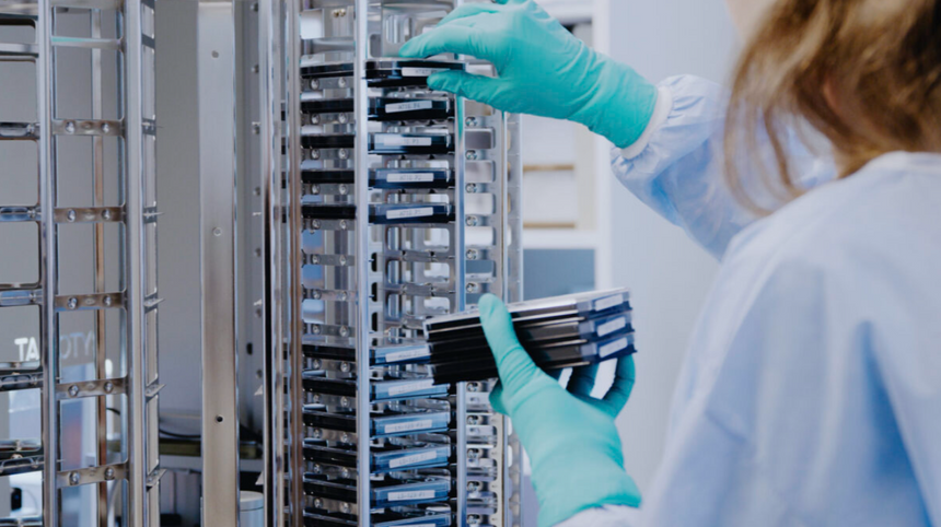 På laboratoriet på Sintef går det an å teste langt flere måter å produsere de riktige cellene på. Foto: Bjørnar Øvrebø/Innovasjon Norge