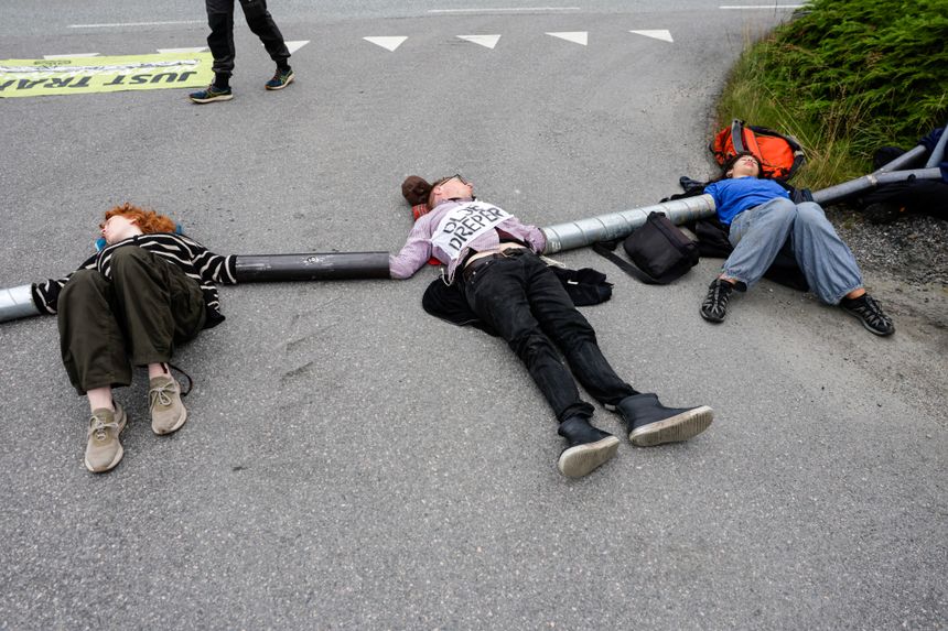 Demonstrasjonen er rettet mot olje- og gassnæringen. Den vil fortsette andre steder gjennom uka, sier demonstrantene. Foto:  Paul S. Amundsen/NTB