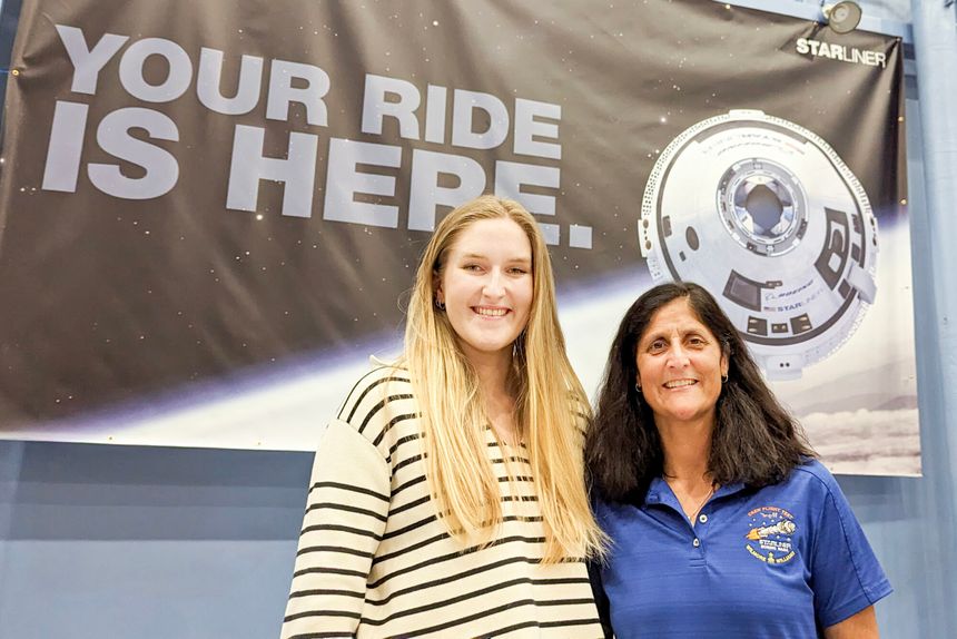 Rannveig Færgestad jobbet et halvår hos Nasa i Houston mens hun holdt på med doktorgraden. Her er hun sammen med astronaut Sunita Williams, som sammen med Butch Wilmore strandet ni måneder på ISS i 2023/24. Foto:  Privat