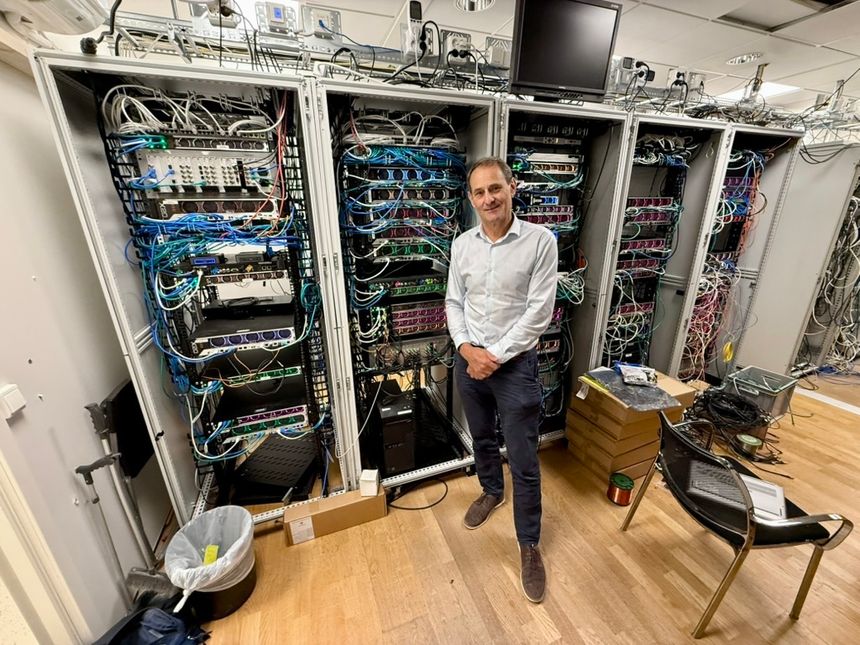 Thomas Lind i Appear har mye å holde styr på. Foto: Jan M. Moberg