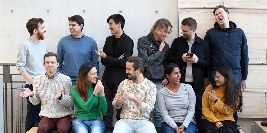 Forskningsgruppen Love-Nest ved NTNU studerer edderkoppulsarer med støtte fra Det europeiske forskningsrådet (ERC). Her, øverst fra venstre: Jordan Simpson, Marco Turchetta, Maksat Satybaldiev, Karri Koljonen, Bogdan Voaidas og Iacob Nedreaas. Nederst fra venstre: Raphael Mignon-Risse, Vittoria Vecchiotti, Manuel Linares, Bidisha Sen og Devina Misra. Foto:  Per Henning/NTNU