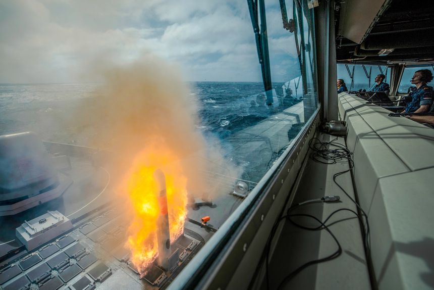 Den nederlandske fregatten De Ruyter skjøt i mars for første gang opp et Tomahawk kryssermissil. Dette skjedde utenfor Norfolk på østkysten av USA 11. mars 2025. Foto: Aaron Zwaal/Koninklike Marine