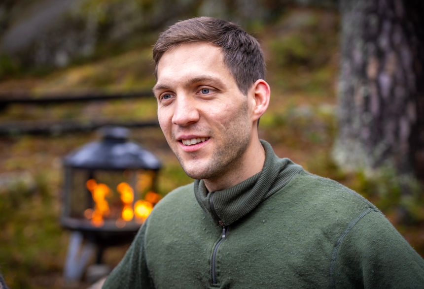 Her er klima- og miljøminister Andreas Bjelland Eriksen i Østmarka i Oslo i 2023 i forbindelse med at deler av Østmarka ble nasjonalpark. Foto:  Ole Berg-Rusten/NTB