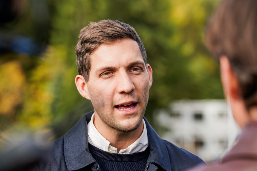 Klima- og miljøminister Andreas Bjelland Eriksen (Ap) sier at regjeringen har jobbet lenge for å få på plass denne avtalen, og at en utsettelse nå bare skaper usikkerhet. Foto:  Jonas Fæste Laksekjøn,NTB